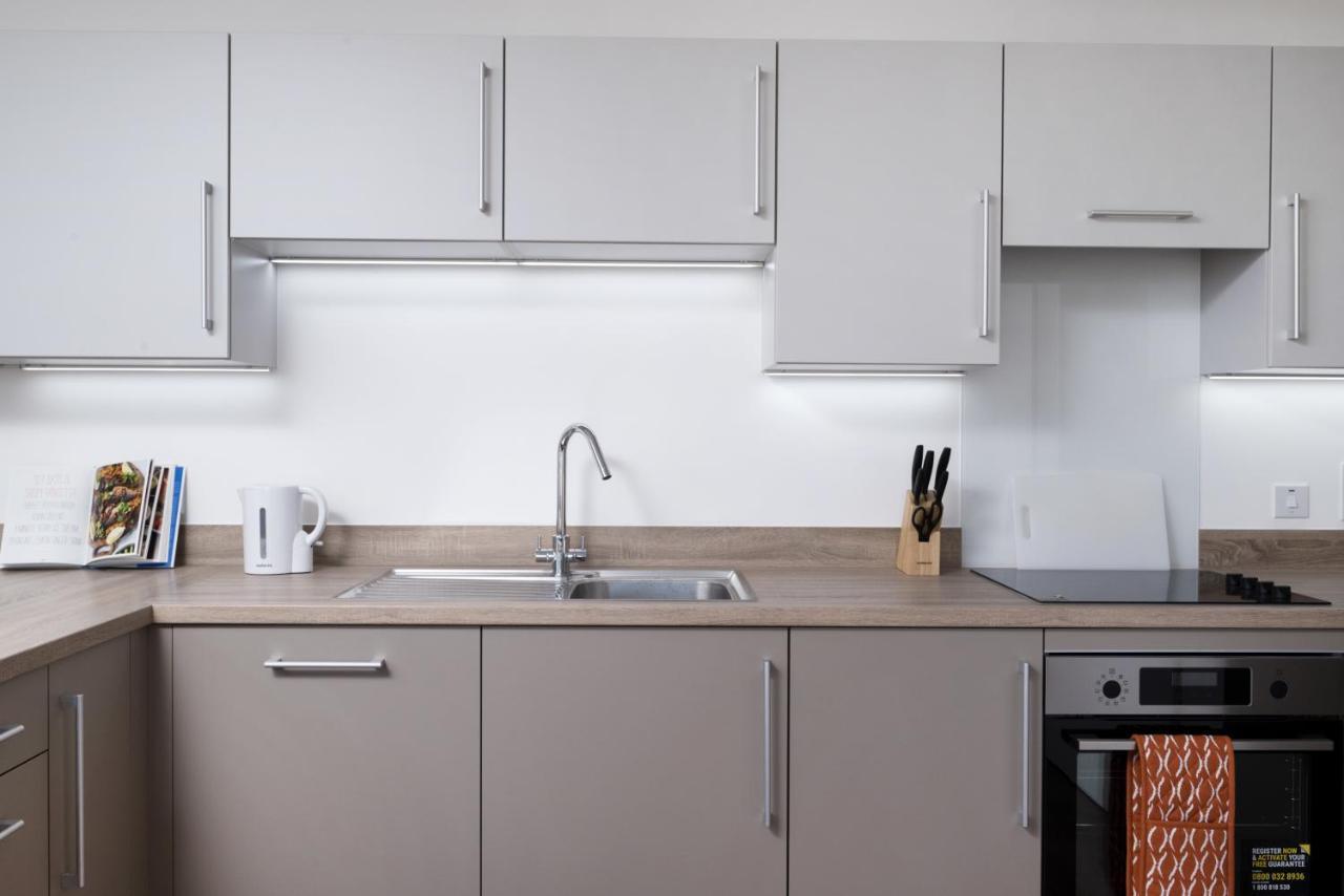 Modern Studios And Apartments At Barking Wharf In London Luaran gambar