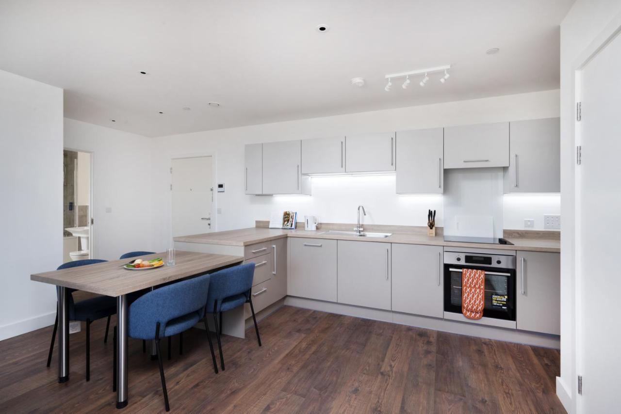 Modern Studios And Apartments At Barking Wharf In London Luaran gambar