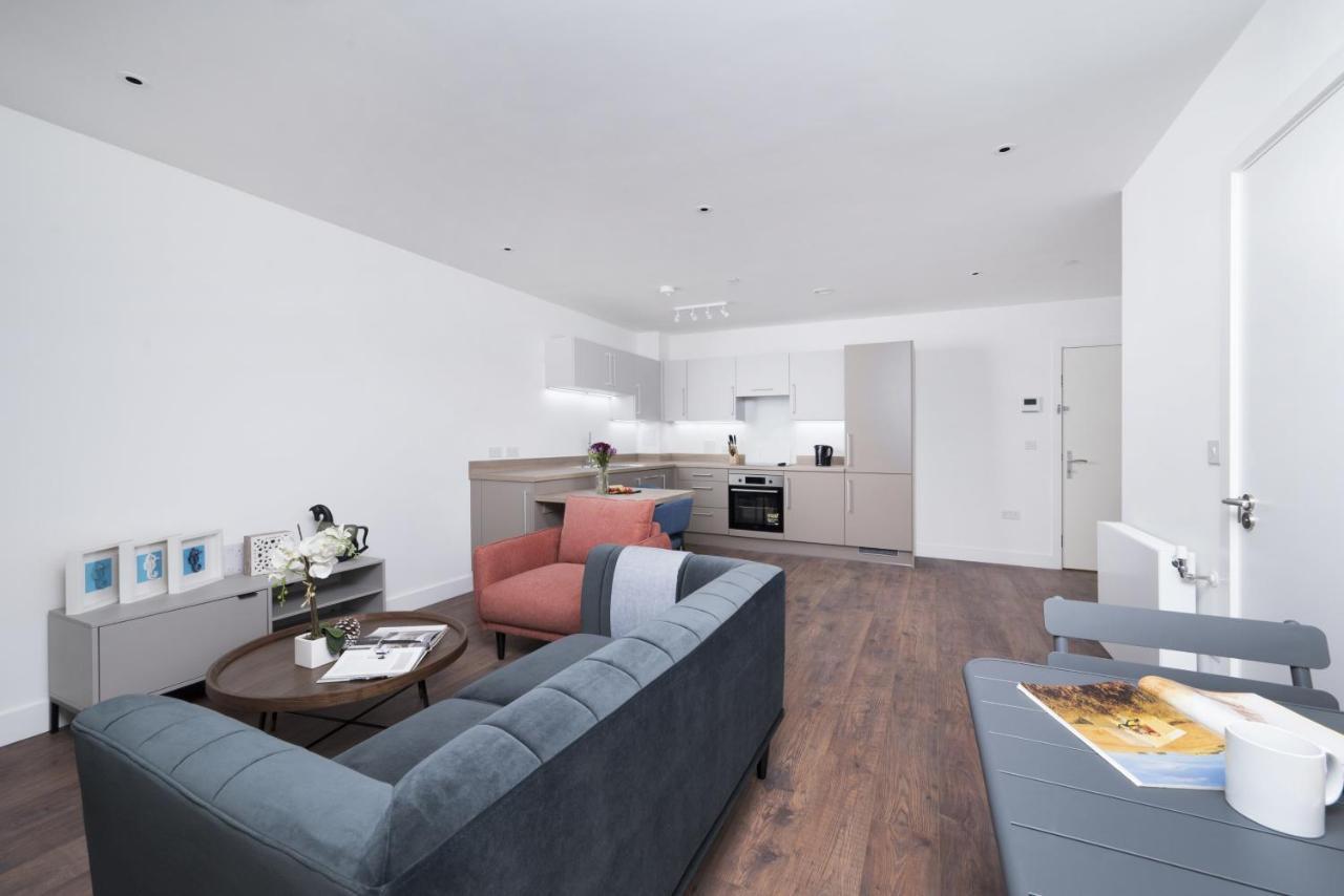 Modern Studios And Apartments At Barking Wharf In London Luaran gambar