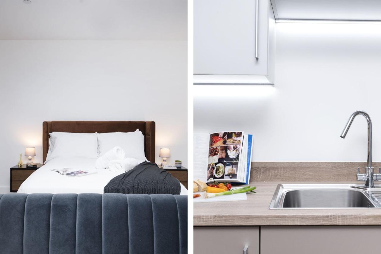 Modern Studios And Apartments At Barking Wharf In London Luaran gambar