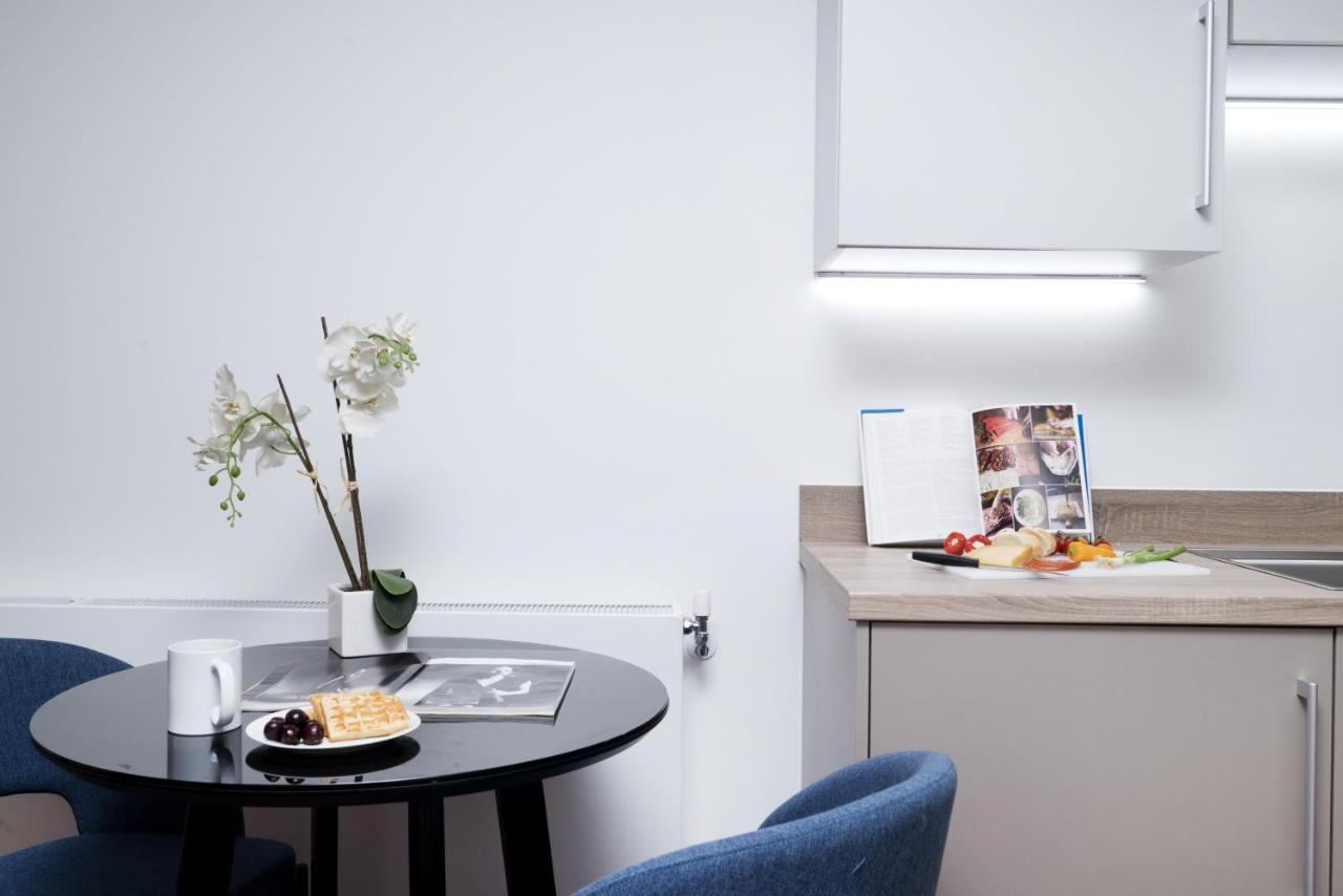 Modern Studios And Apartments At Barking Wharf In London Luaran gambar