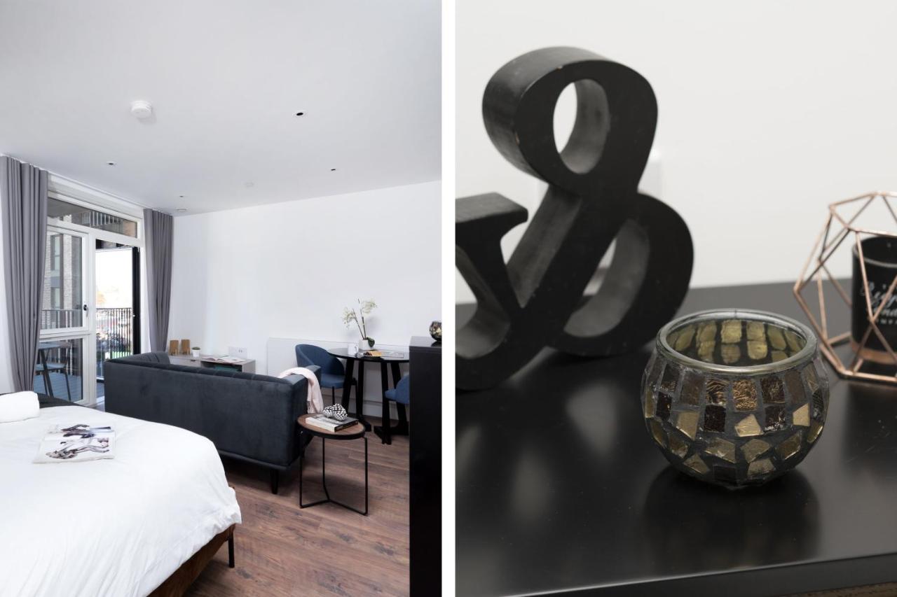Modern Studios And Apartments At Barking Wharf In London Luaran gambar
