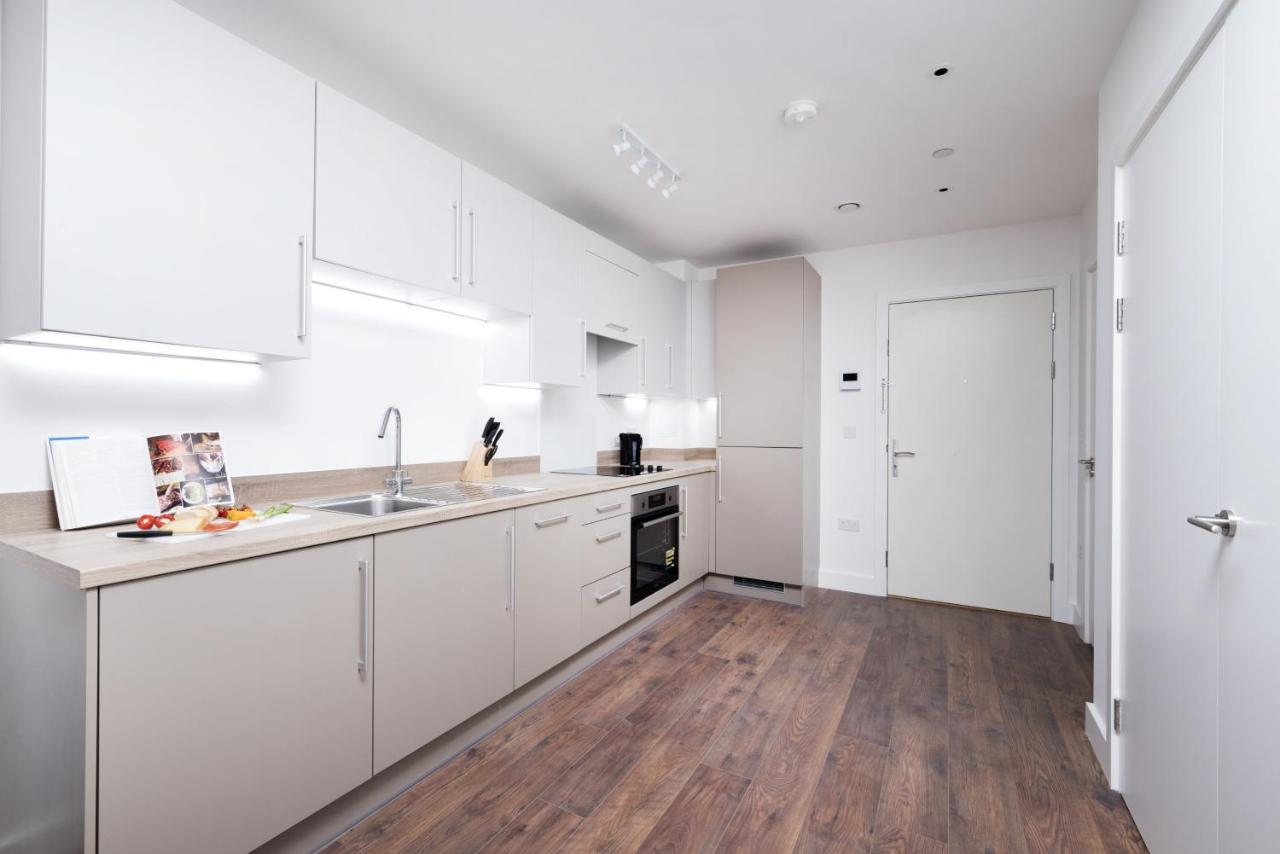 Modern Studios And Apartments At Barking Wharf In London Luaran gambar