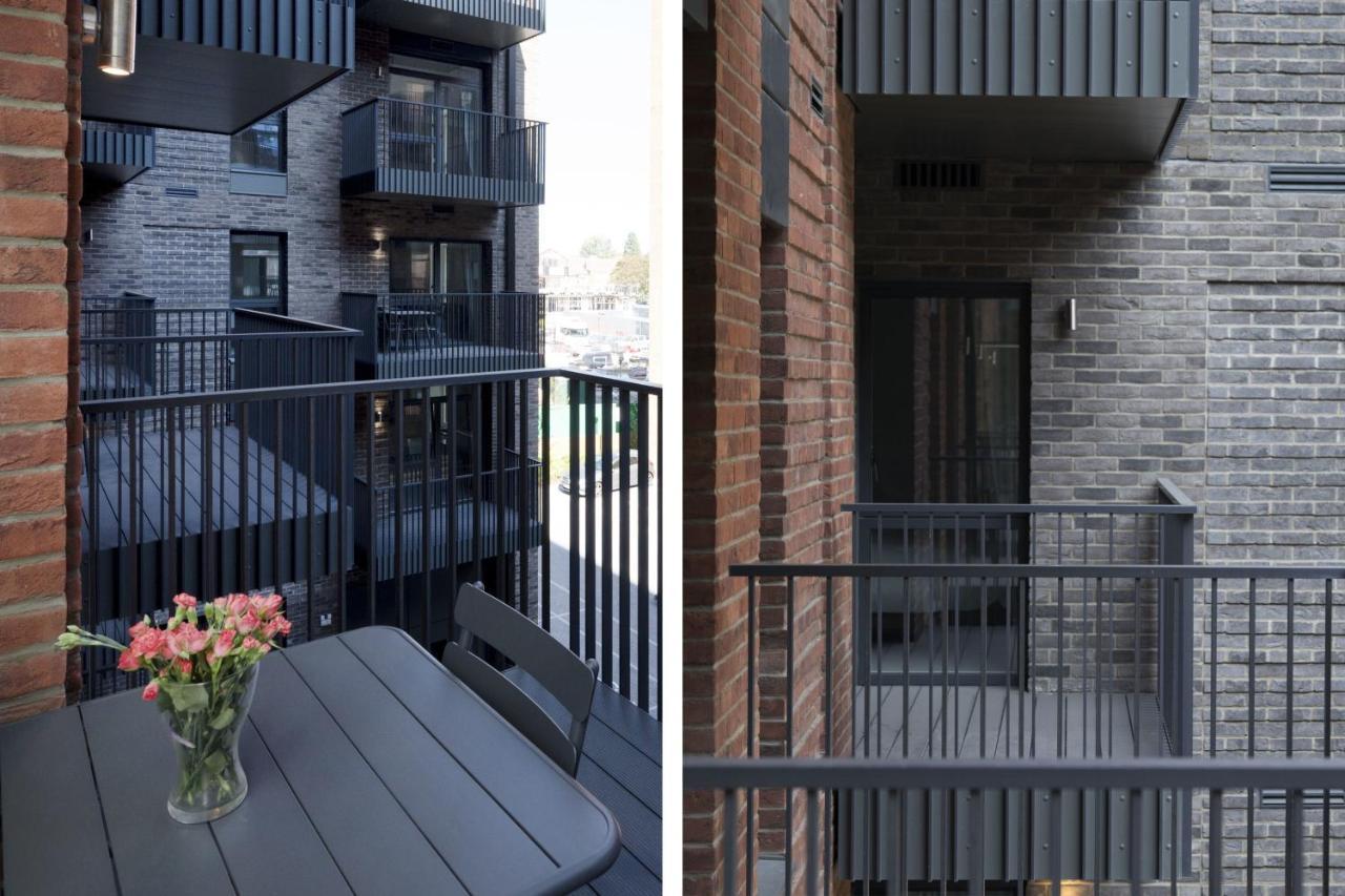Modern Studios And Apartments At Barking Wharf In London Luaran gambar